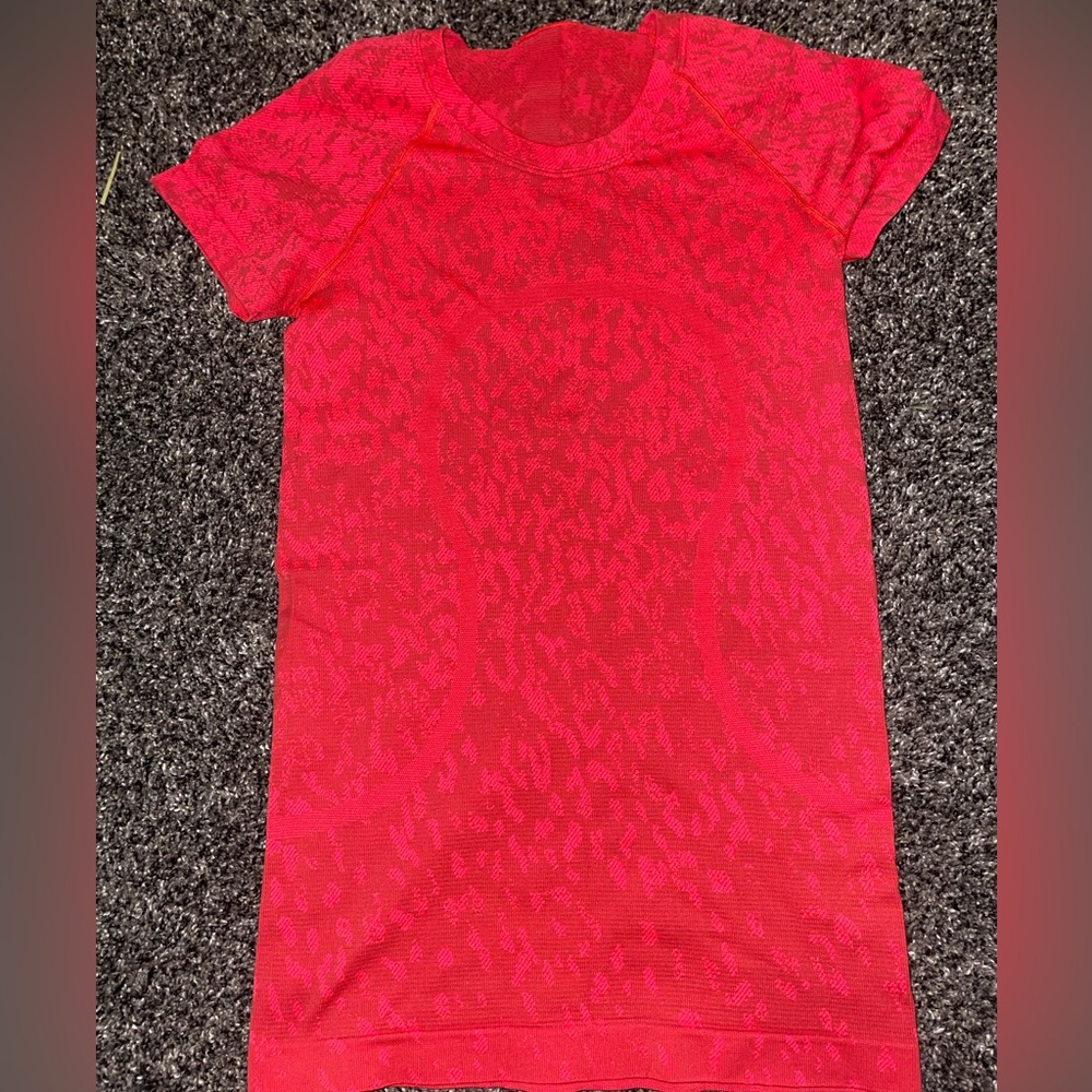 Lululemon Swiftly Tech Shirt Size 4
